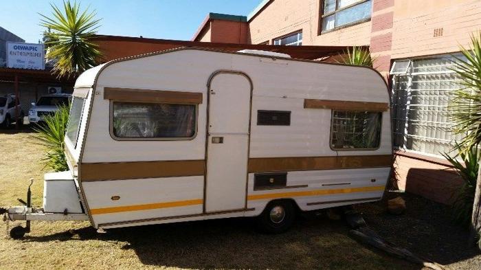 1975 Gypsey 3 caravan