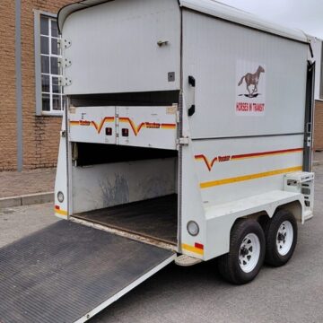 2016 Venter Royal Horse-Box (Spotless)
