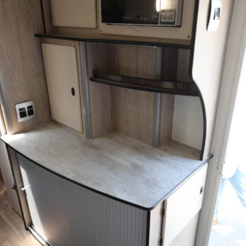 Quantum Pinnacle Caravan
