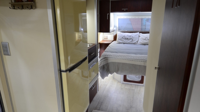 Custom Campers Gray - Caravan Camp Destination Show 2019
