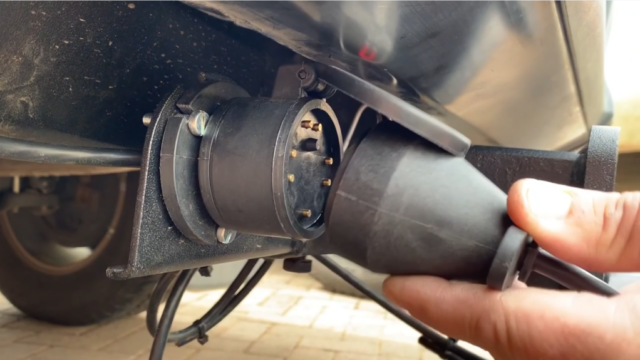 TrailSnap Magnetic Trailer and Caravan Plugs