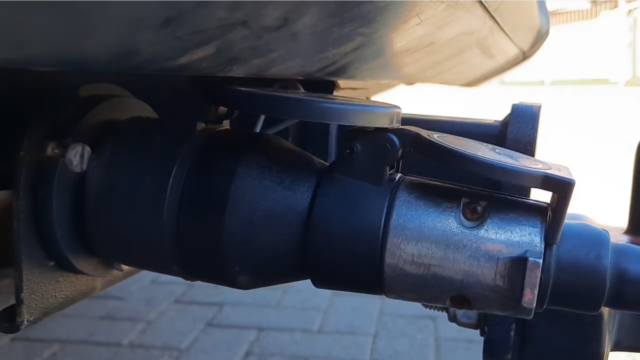 TrailSnap Magnetic Trailer and Caravan Plugs